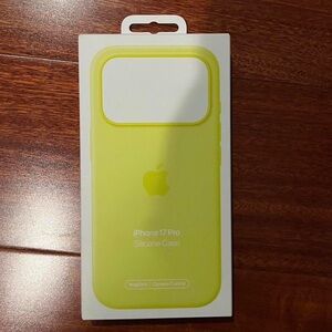 Apple iPhone 17 Pro Silicone Case - Sunny Yellow